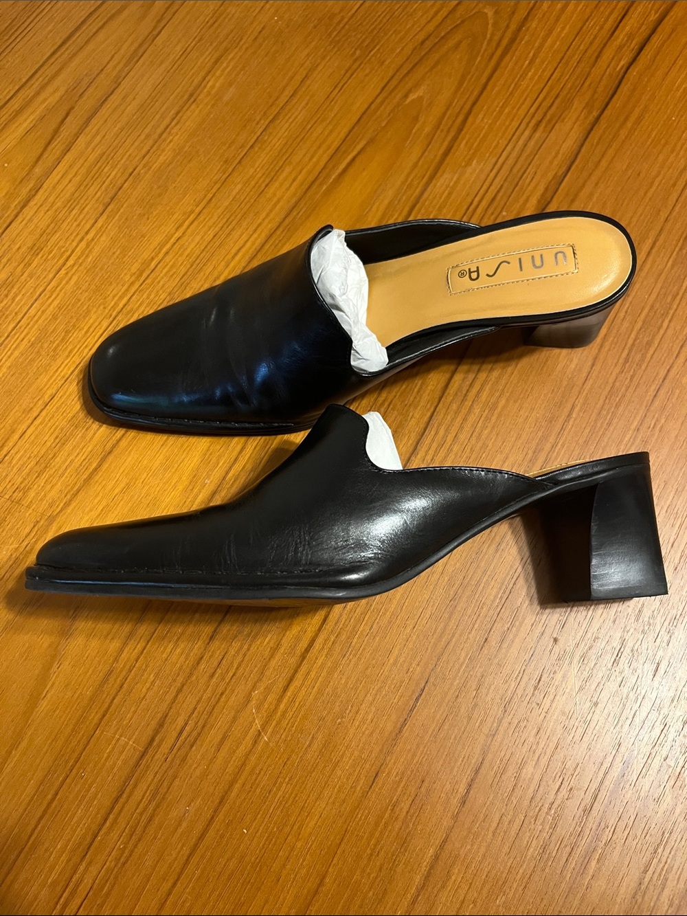 Unisa Black Leather Square-Toe Slip-On Mules